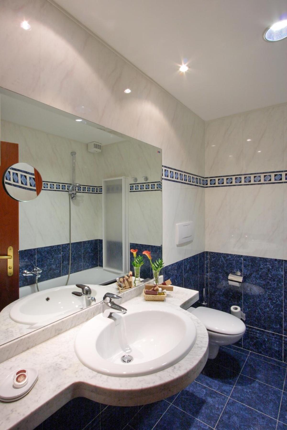 Hotel Centro Benessere Gardel Arta Terme Eksteriør billede