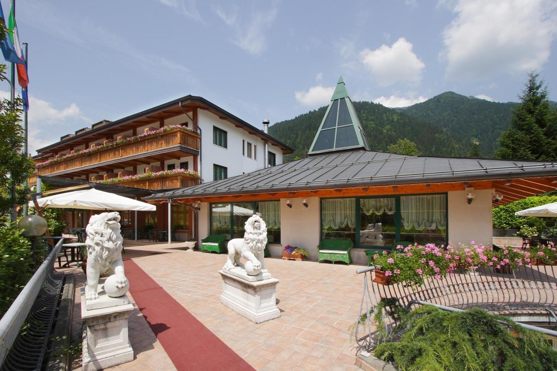 Hotel Centro Benessere Gardel Arta Terme Eksteriør billede
